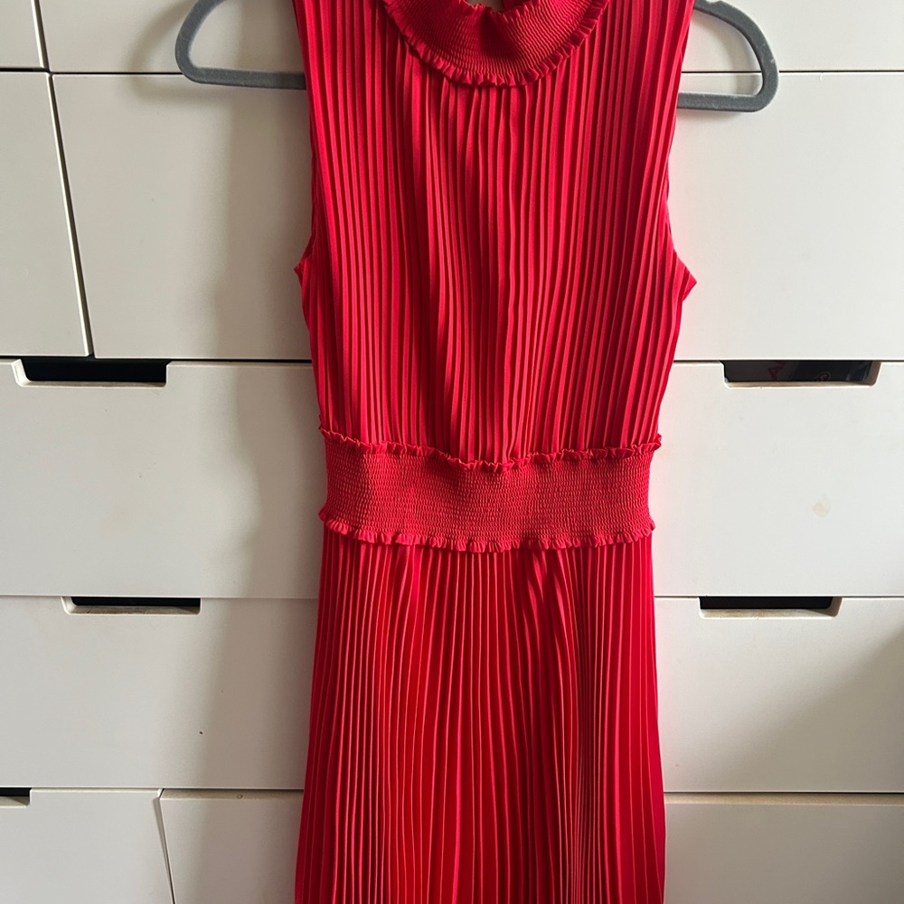 Red Sleeveless Pleated Dress